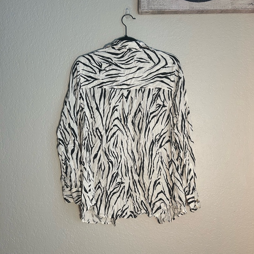 Chico Zebra Print Button-Up Blouse 👚 - Picture 2 of 3